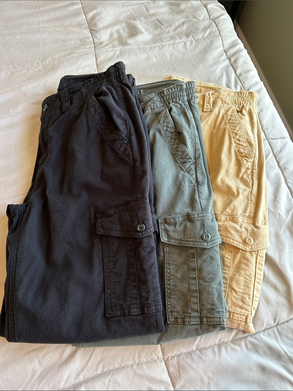 American Eagle Outfitters Women’s Cargo Pants 3 pairs